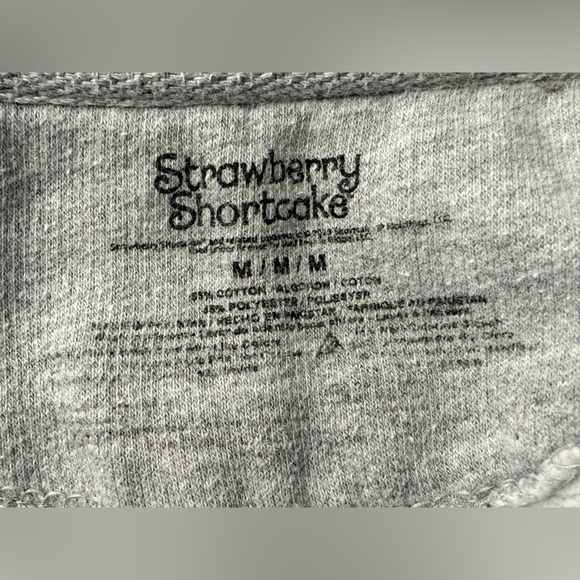 VTG Strawberry Shortcake Woman's Gray Crew Neck Sweatshirt  Size Medium Retro - Picture 4 of 9